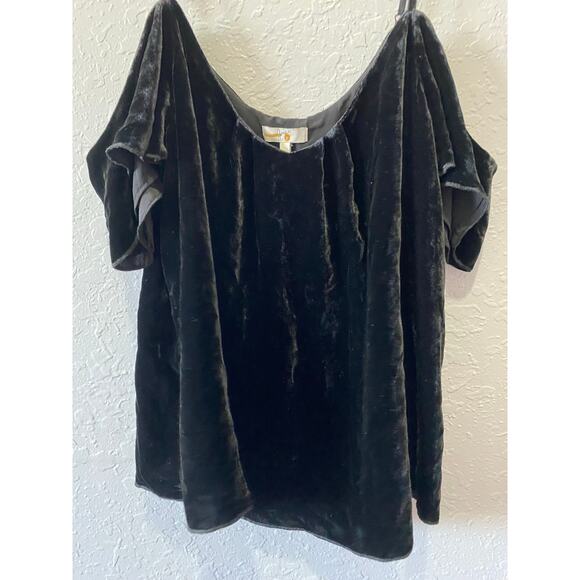 Joie Women's Black Velvet Silk Blend Cold Shoulder Top Sz M Gothic  Whimsygoth - Picture 5 of 7
